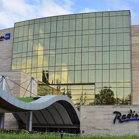 Radisson Blu Hotel Yerevan Exterior photo Radisson Blu Hotel, Vilnius