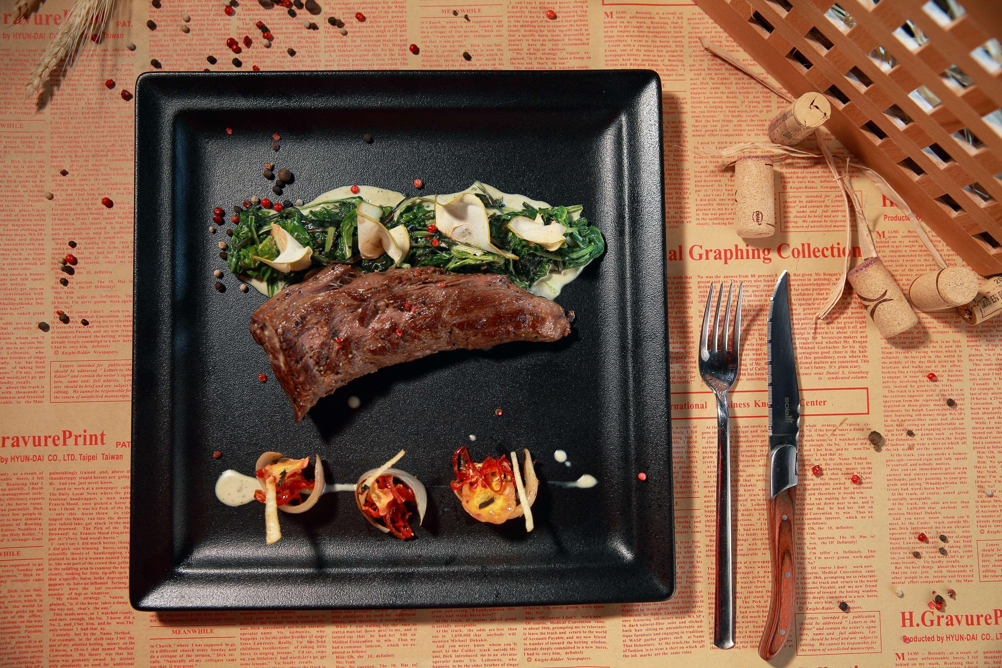 Radisson Blu Hotel Yerevan Exterior photo A steak prepared with the cooking technique of "sous-vide"