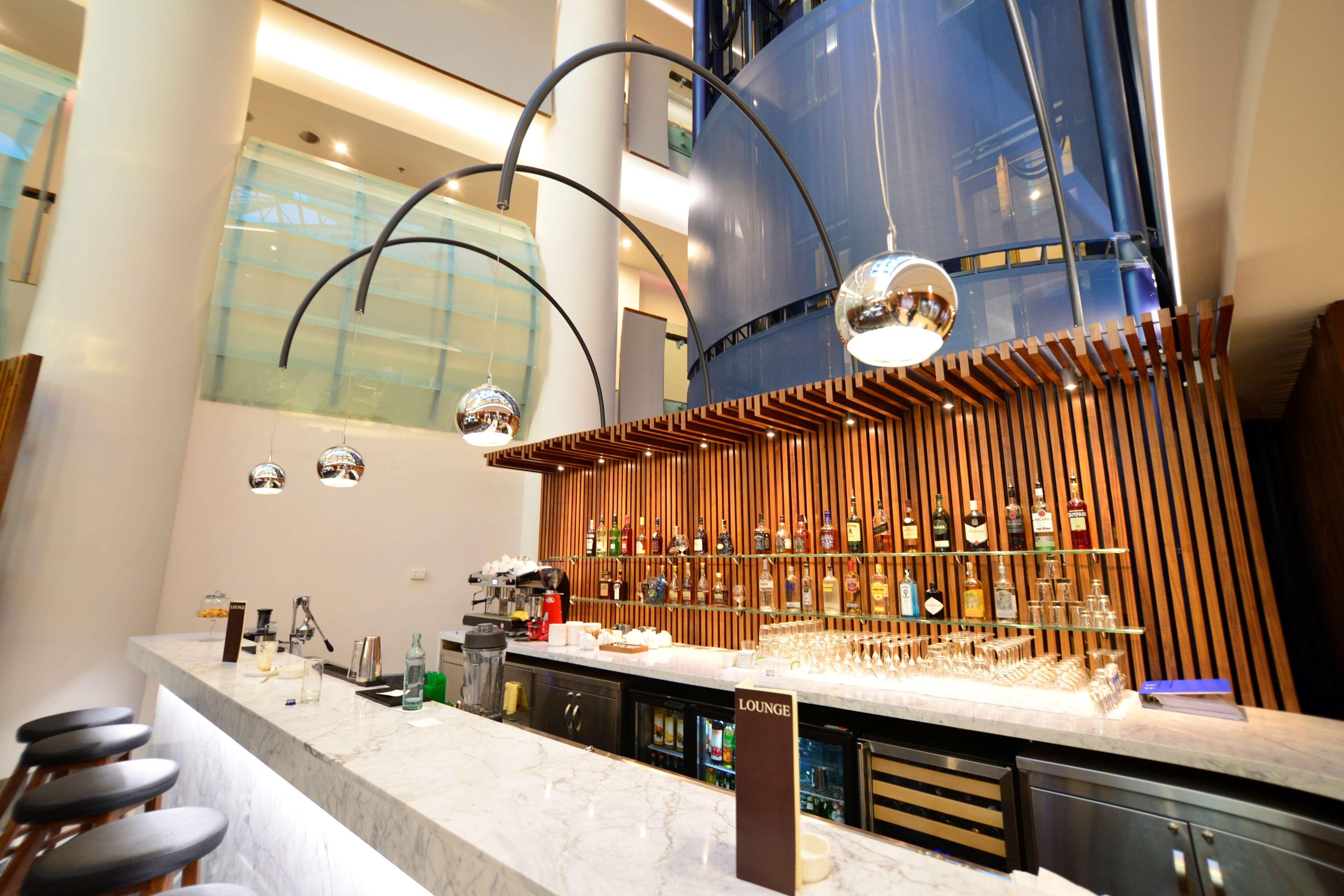 Radisson Blu Hotel Yerevan Exterior photo The bar at the lobby