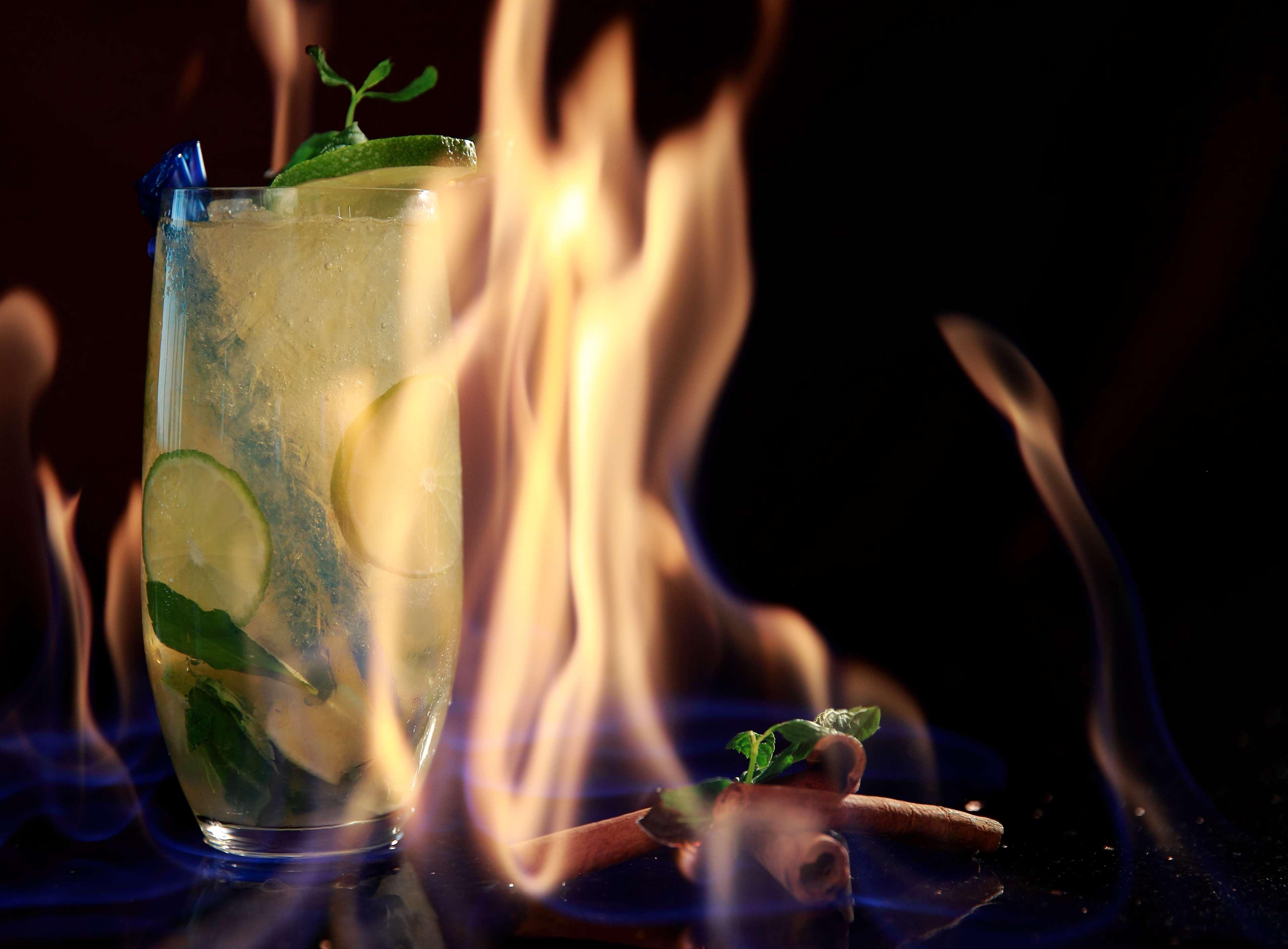 Radisson Blu Hotel Yerevan Exterior photo Flaming Mojito