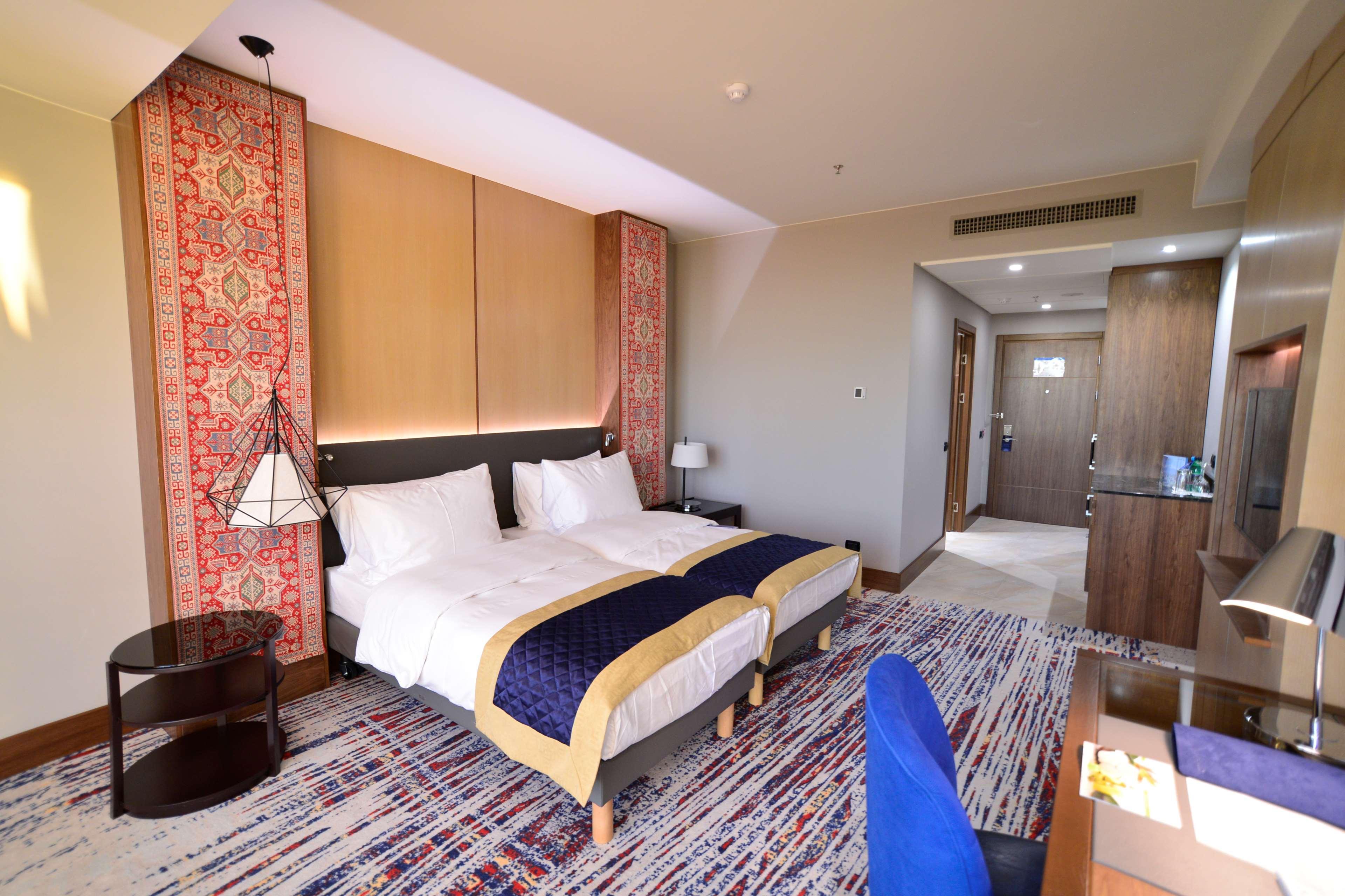 Radisson Blu Hotel Yerevan Exterior photo Deluxe room