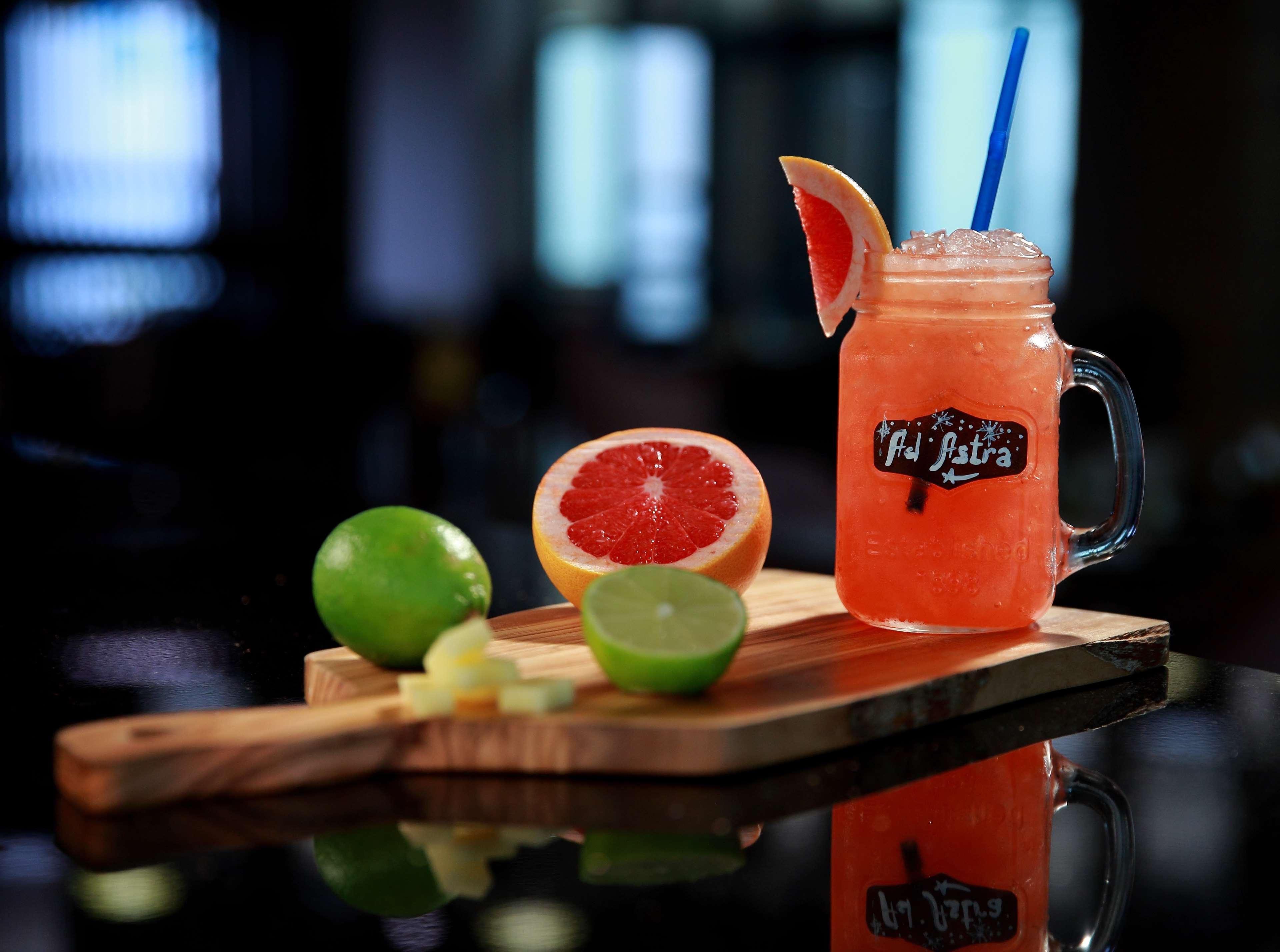 Radisson Blu Hotel Yerevan Exterior photo A grapefruit margarita