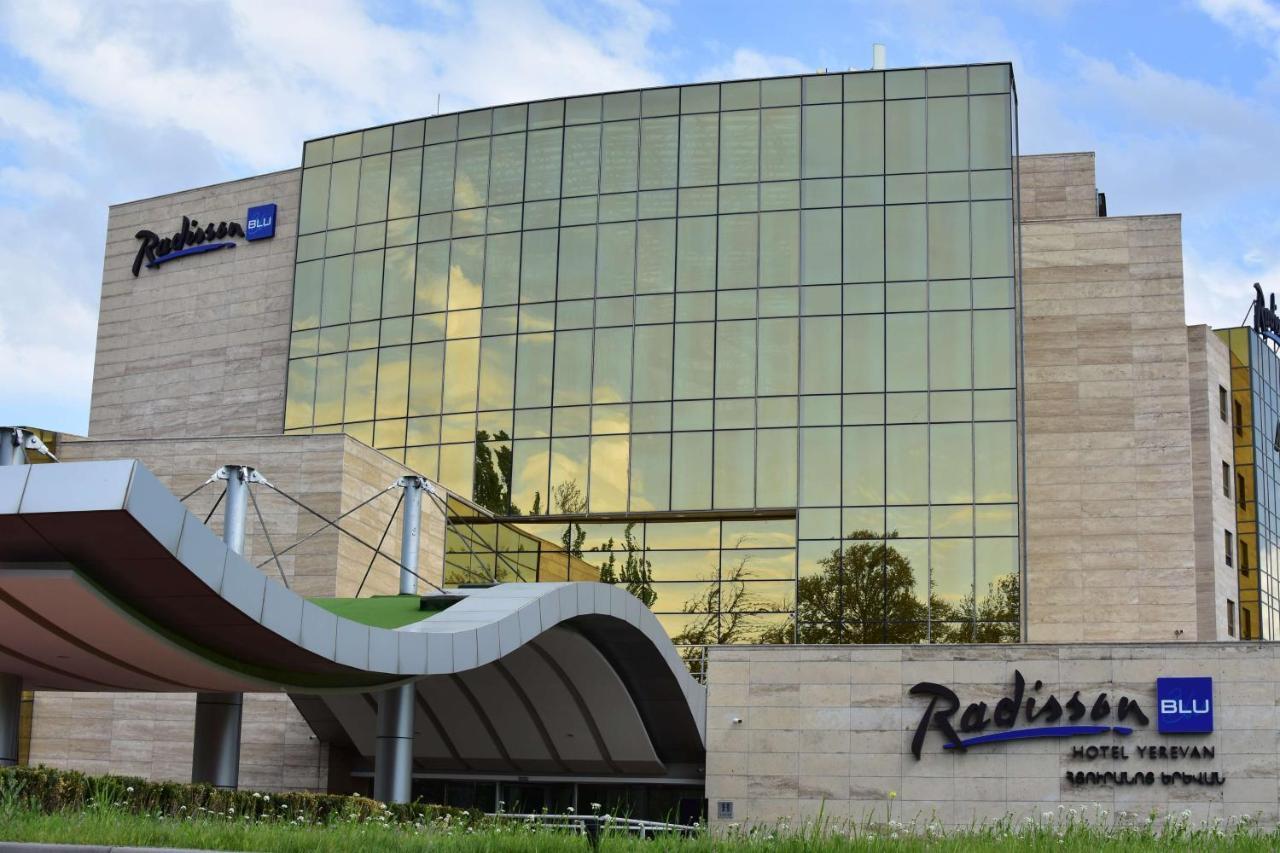 Radisson Blu Hotel Yerevan Exterior photo Radisson Blu Hotel, Vilnius