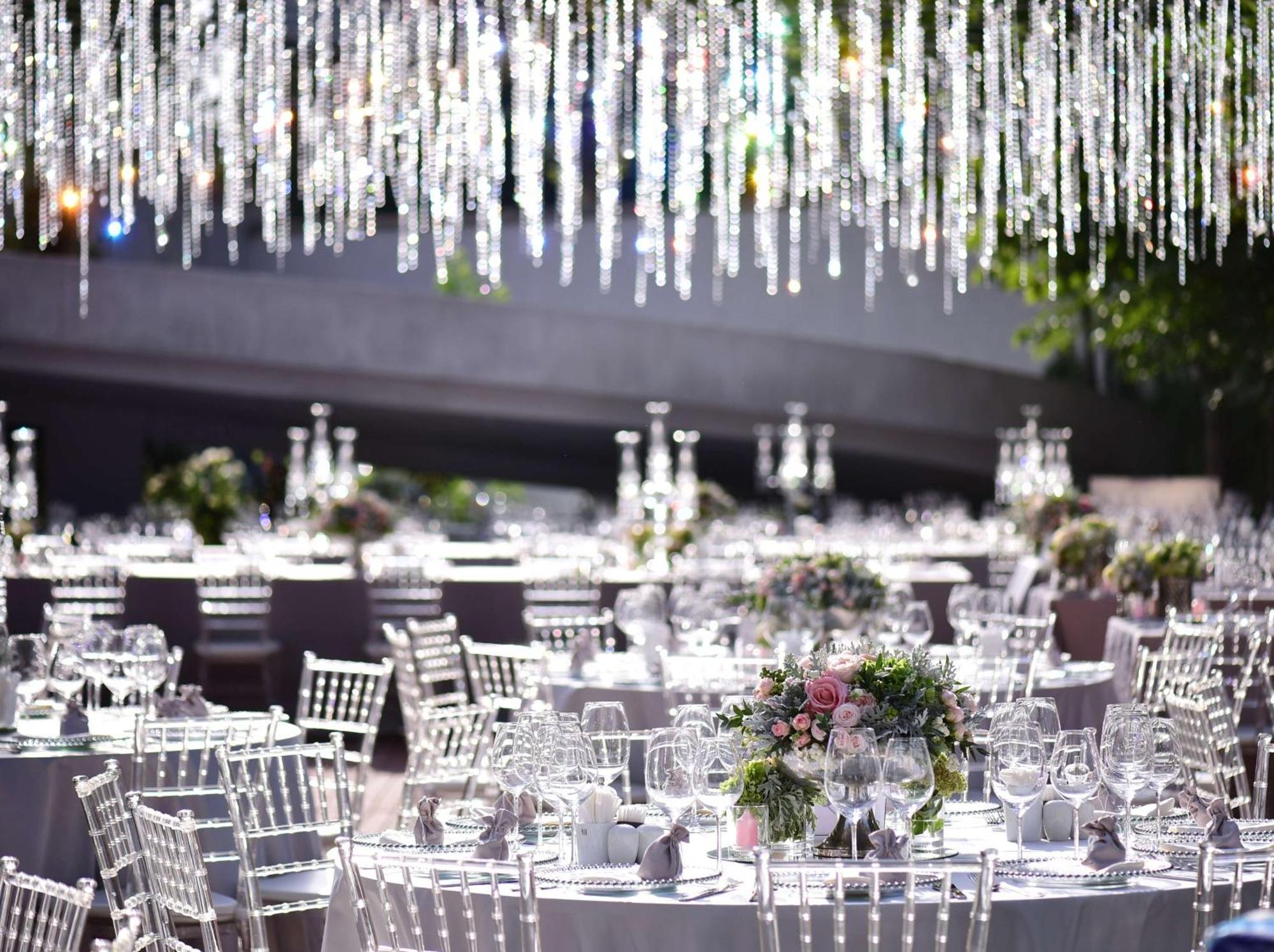 Radisson Blu Hotel Yerevan Exterior photo The interior of the ballroom