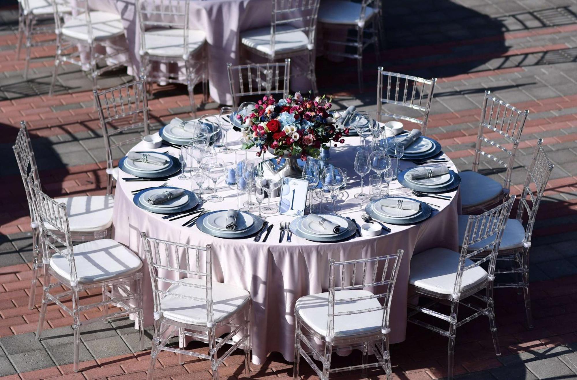 Radisson Blu Hotel Yerevan Exterior photo A table set for a formal dinner